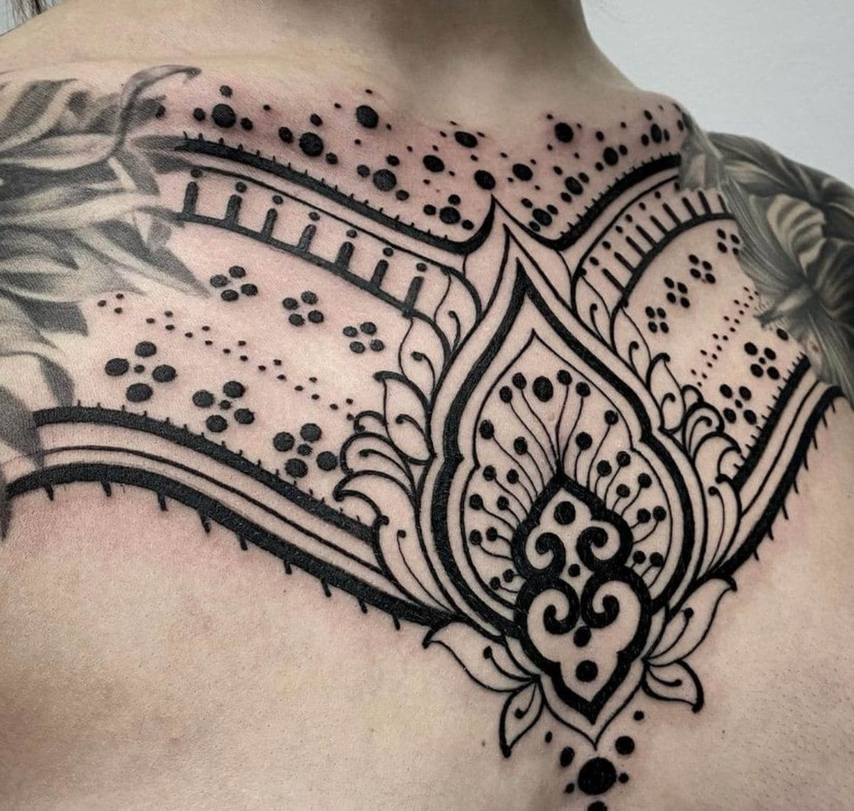 Tatuaggio blackwork Lisa Peri - Le Tatuarti Pordenone