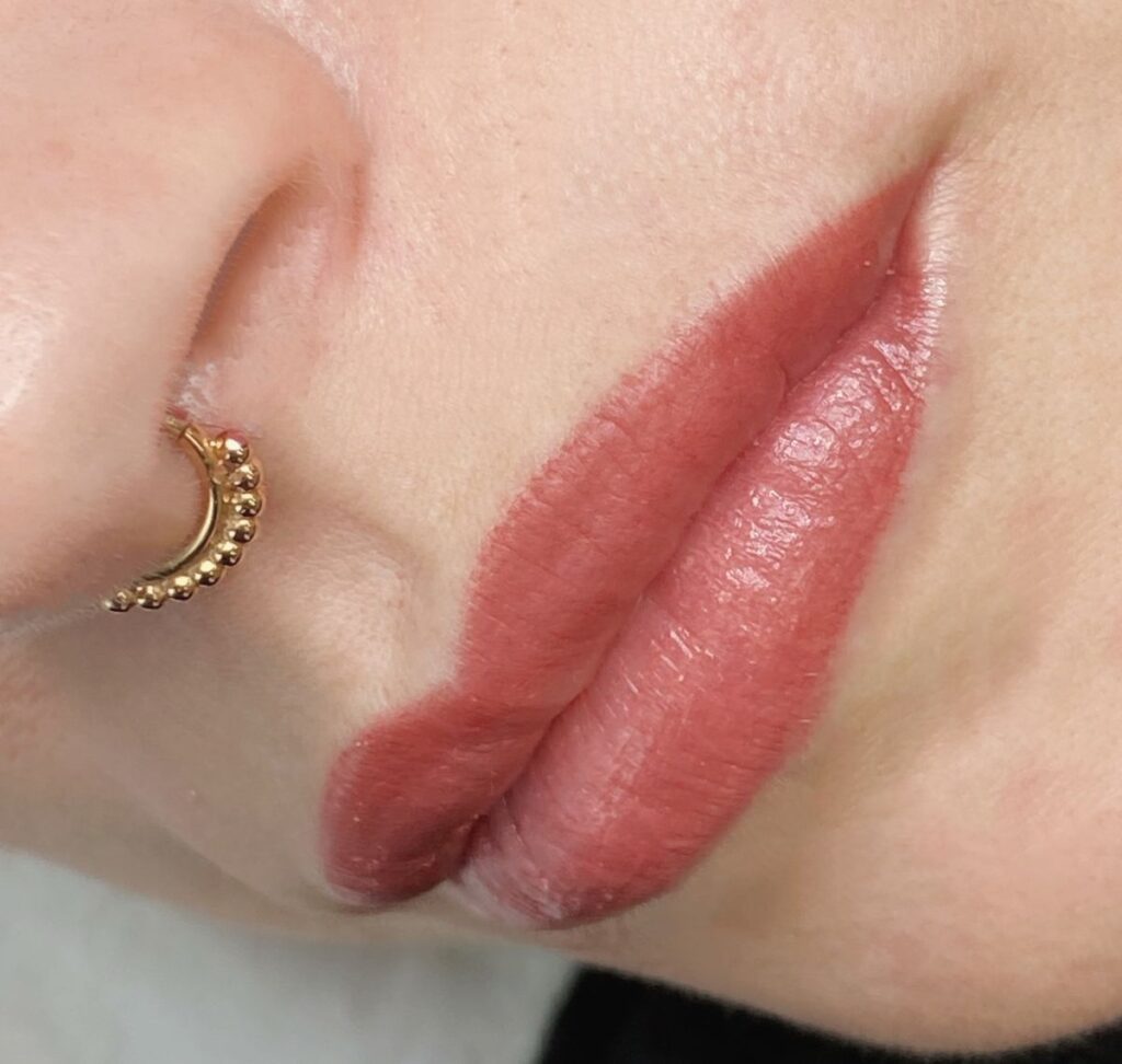 Trucco permanente labbra naturale Pordenone - Dermopigmentista Lisa Peri