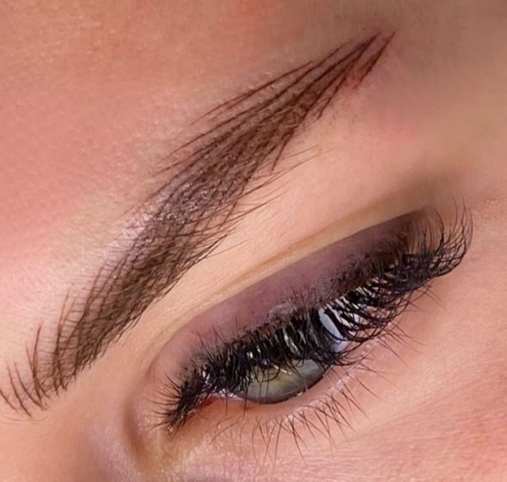 PMU sopracciglia Pordenone - Dermopigmentazione Lisa Peri Le Tatuarti