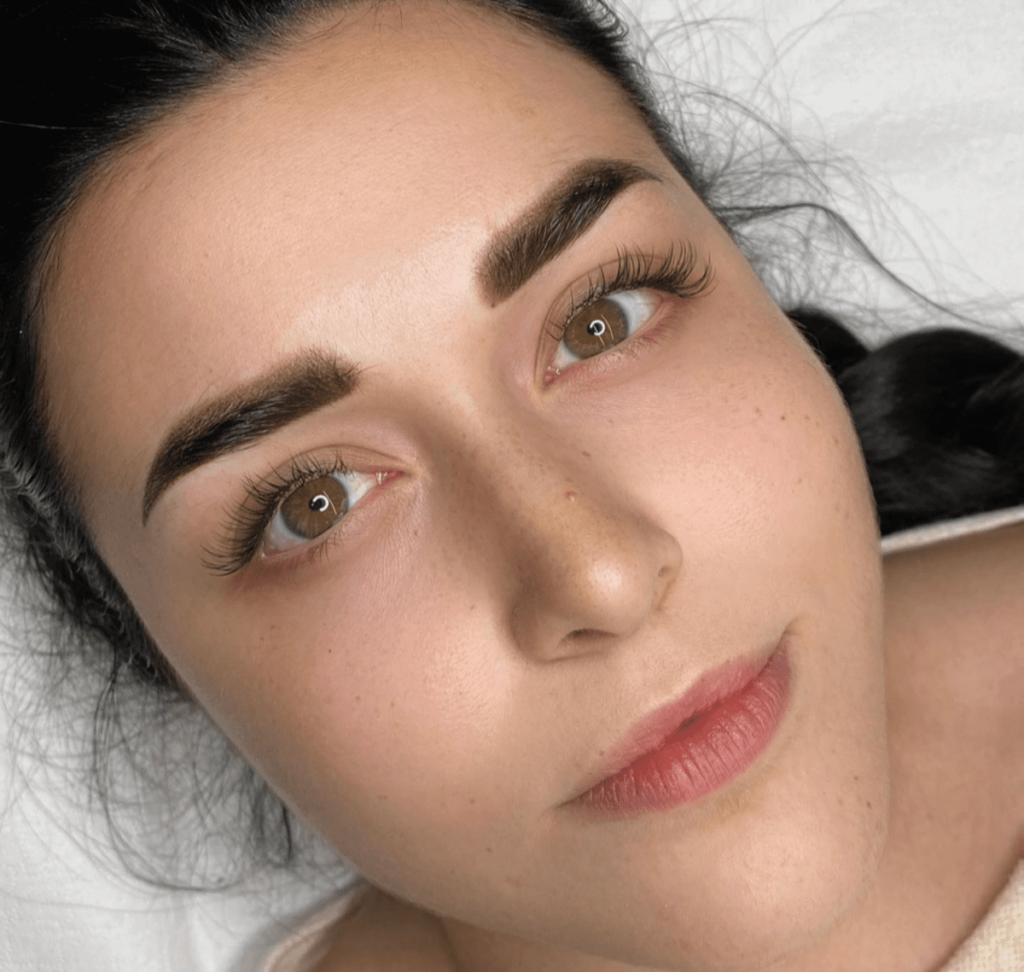 Trucco permanente sopracciglia Pordenone - Prima e dopo Lisa Peri